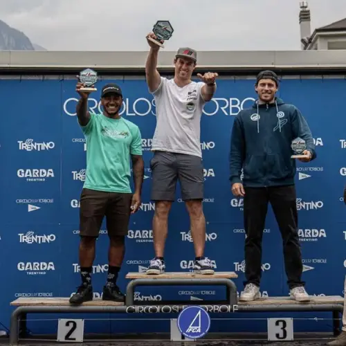 Giacomo Barro conquista l’8° posto agli Europei Funboard Foil: un segnale forte verso il futuro